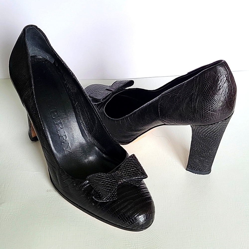 Burberry Black Leather Embossed Pump with Bow Detail